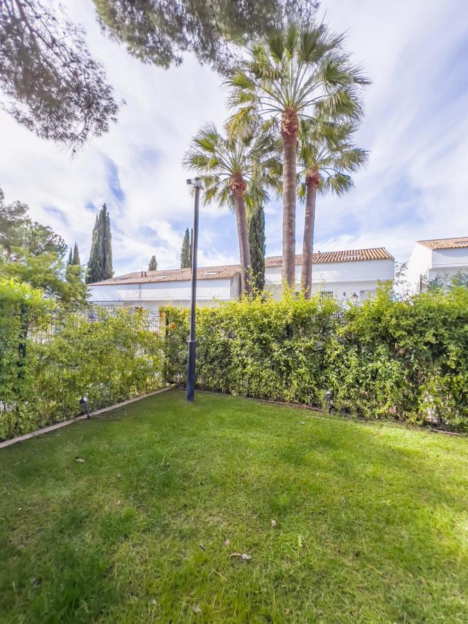 Bajo Con Jardin En La Milla De Oro Marbella Exterior foto