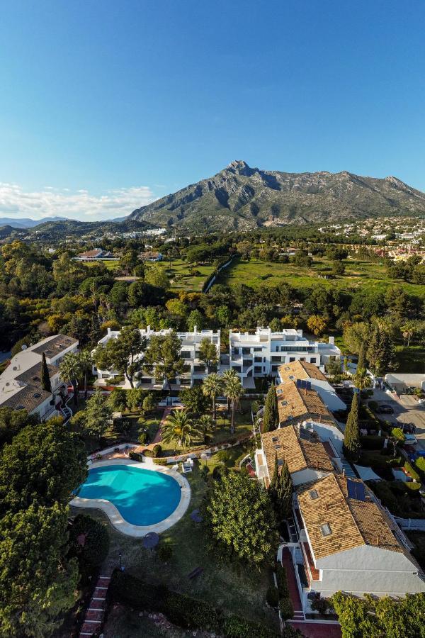 Bajo Con Jardin En La Milla De Oro Marbella Exterior foto