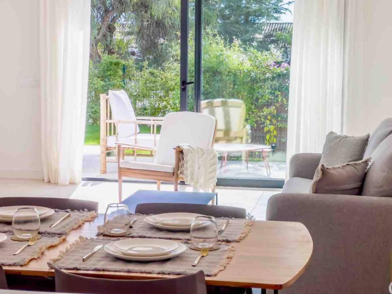 Bajo Con Jardin En La Milla De Oro Marbella Exterior foto