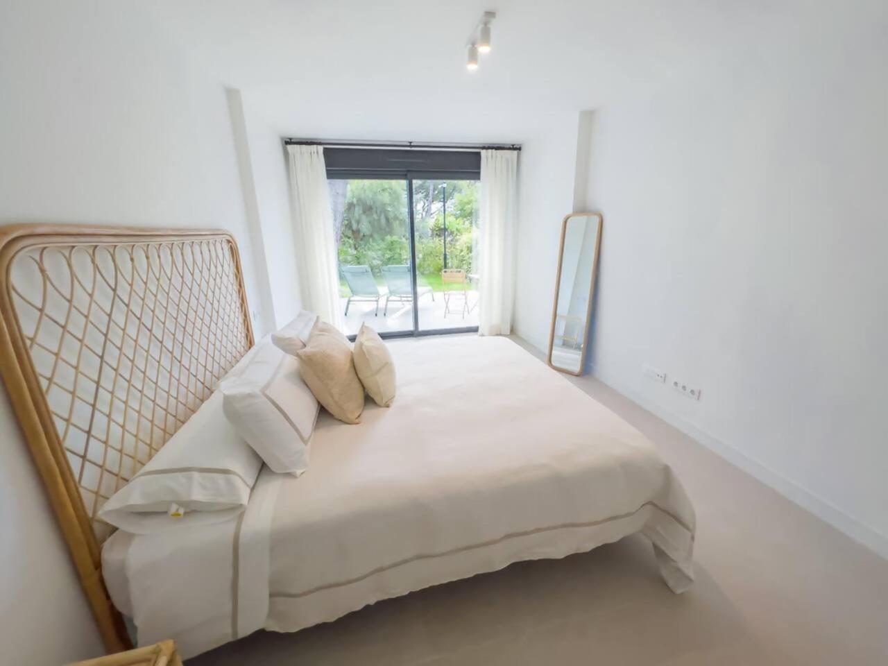 Bajo Con Jardin En La Milla De Oro Marbella Exterior foto