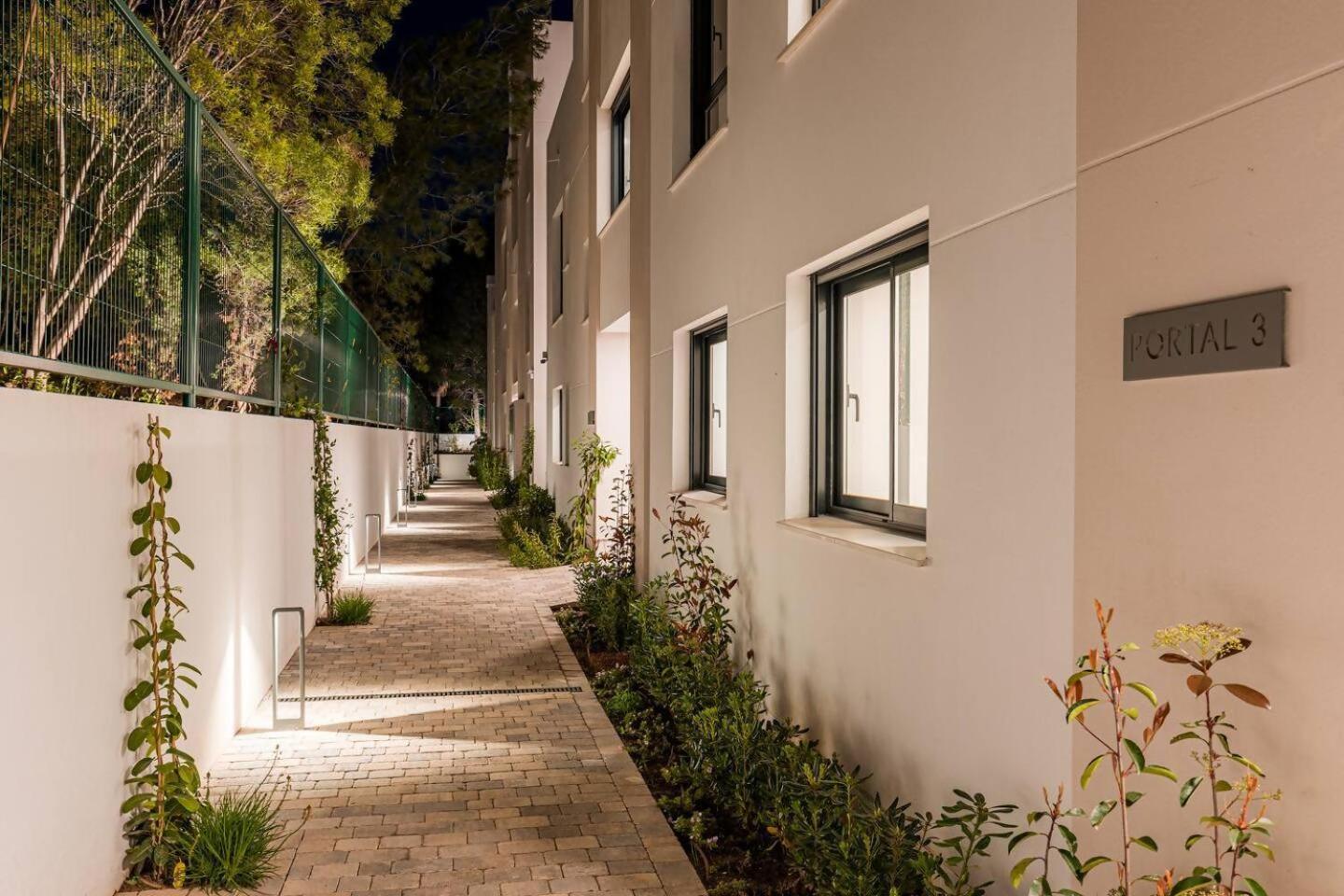 Bajo Con Jardin En La Milla De Oro Marbella Exterior foto