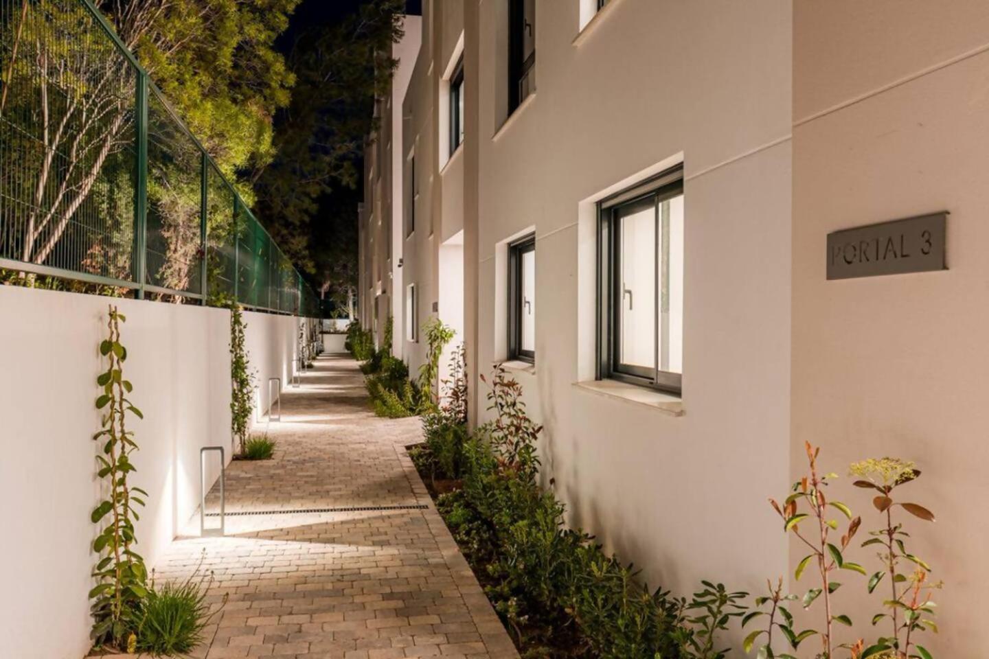 Bajo Con Jardin En La Milla De Oro Marbella Exterior foto